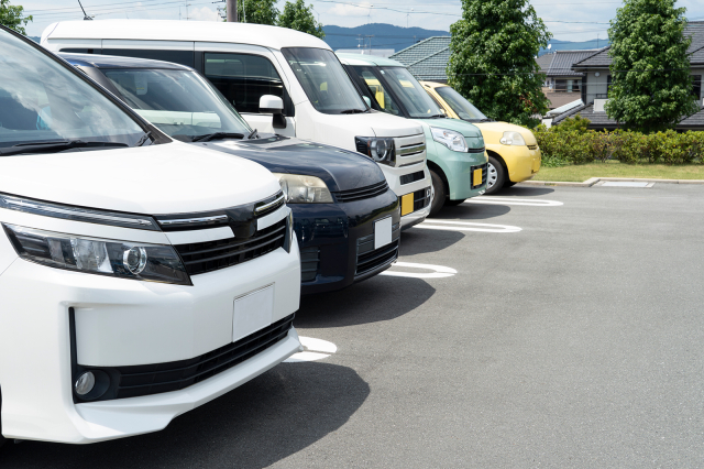くらしのコラム【自動車事故の約40％！】駐車場内事故の未然防止
